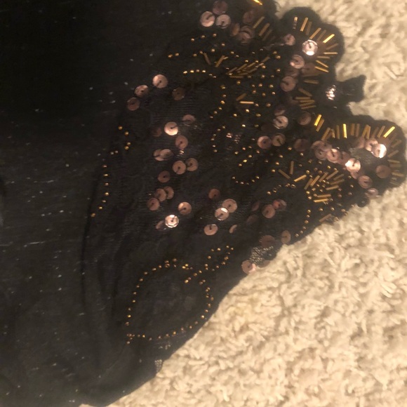 Buckle Black T-shirt - Picture 2 of 3